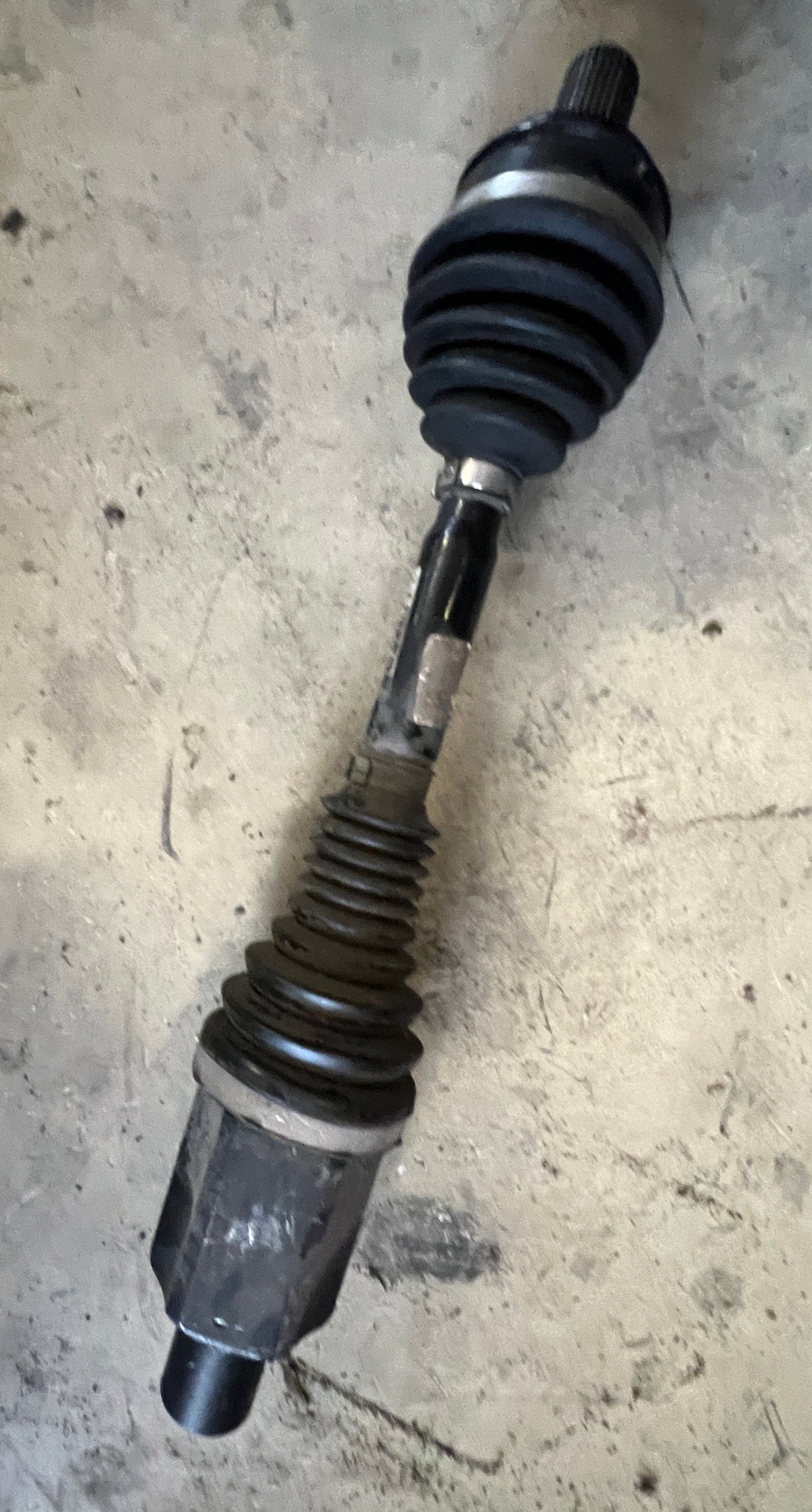 A2133309902 Mercedes axle shaft front left AMG GLK S C class