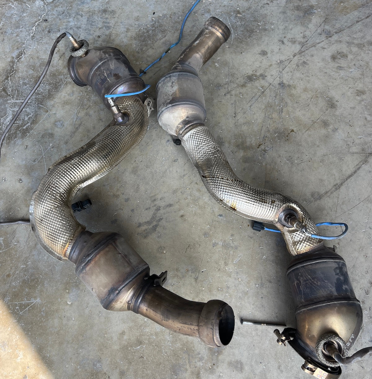 205-490-95-03 Mercedes GLC 63 LEFT side catalytic converter and pipe