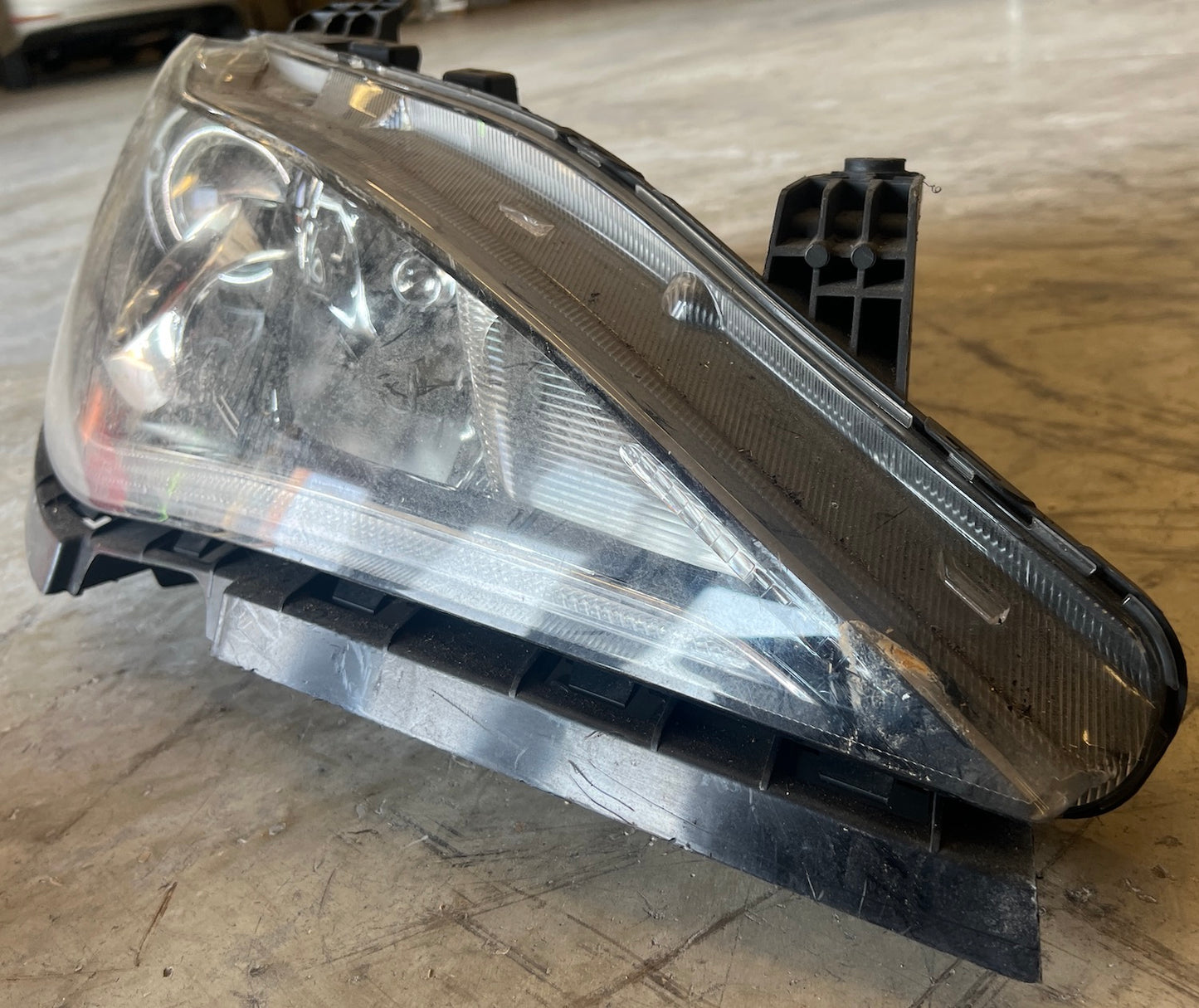 2017 Chrysler Pacifica Headlight